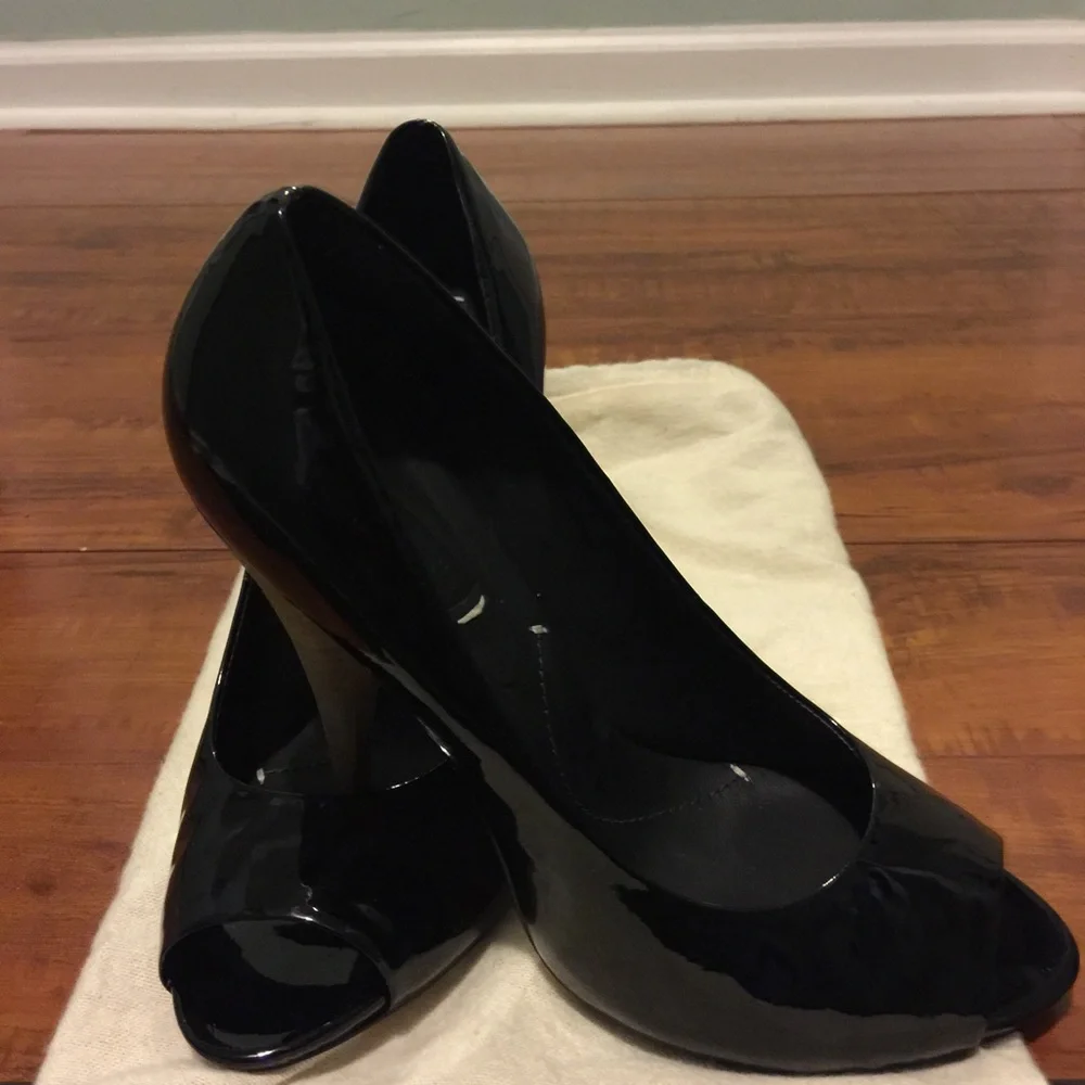 Slightly Worn Black Patent Pump